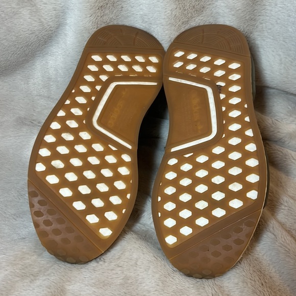 Adidas NDM Youth Size 6 - Olive Green hardly worn very good condition - Picture 2 of 6